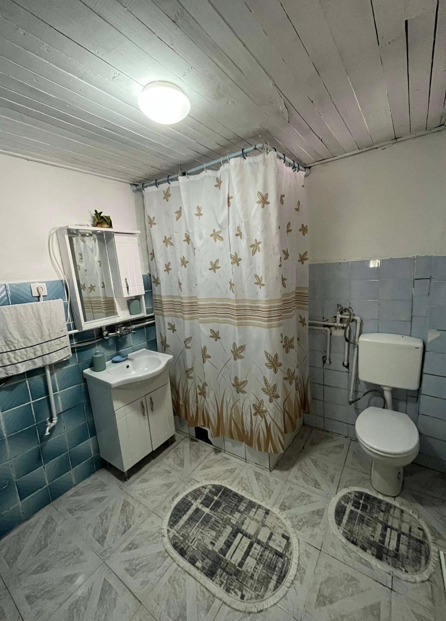Guest House Guri Vusanje Bagian luar foto