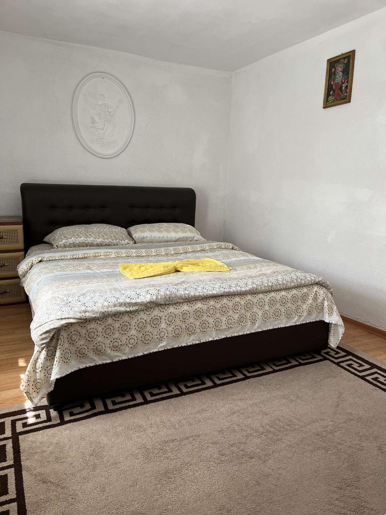 Guest House Guri Vusanje Bagian luar foto